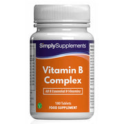 Flacone di integratore etichettato “Complesso di Vitamina B Simply Supplements” con etichetta arancione su sfondo bianco.