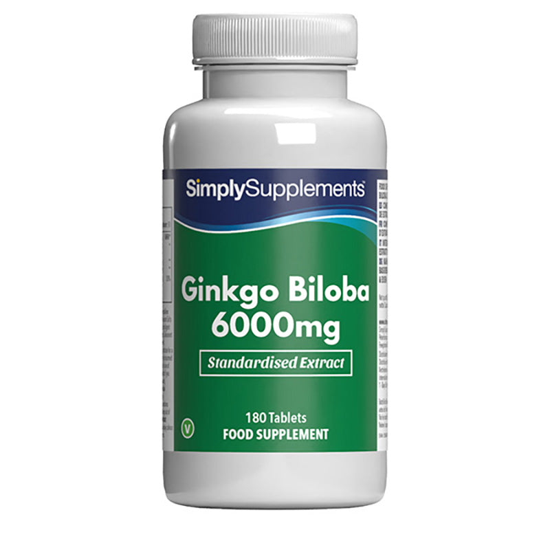 Flacone di integratore etichettato “Ginkgo Biloba 6000mg Simply Supplements” con etichetta verde su sfondo bianco.