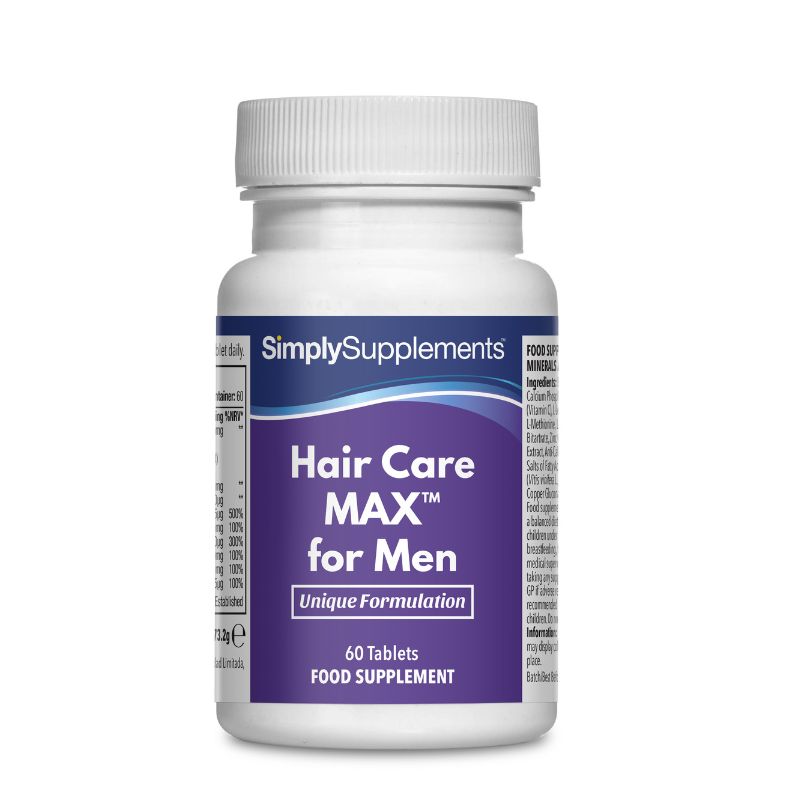 Flacone di integratore etichettato “Hair Care Max Uomo Simply Supplements” con etichetta viola su sfondo bianco.