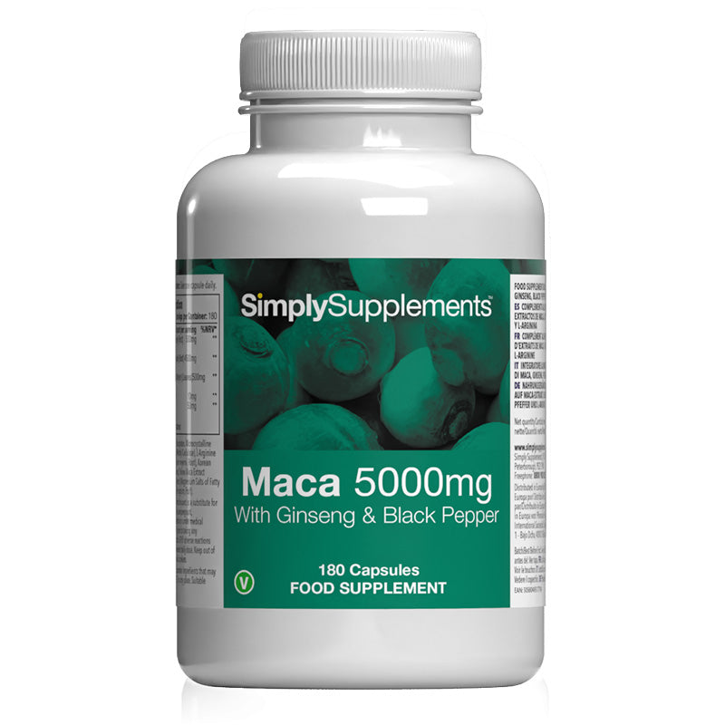 Flacone di integratore etichettato “Maca 5000mg con Ginseng e Pepe nero Simply Supplements” con etichetta verde su sfondo bianco.
