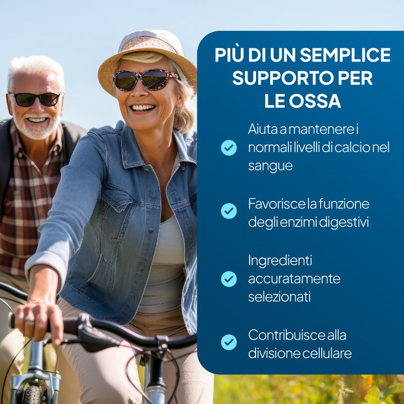 Immagine promozionale con una donna sorridente e un uomo anziano in sella alle loro biciclette all’aperto sulla sinistra, e sulla destra un grande riquadro di testo blu in italiano sui benefici per la salute delle ossa.