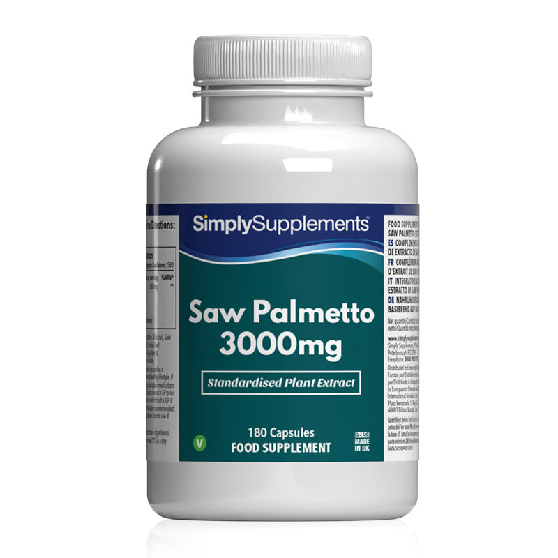 Flacone di integratore etichettato “Saw Palmetto 3000mg Simply Supplements” con etichetta verde su sfondo bianco.