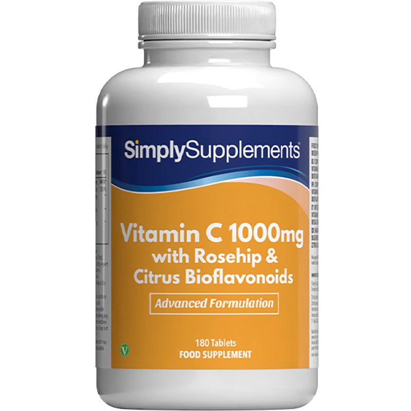 Flacone di integratore etichettato “Vitamina C 1000mg con Rosa Canina & Bioflavonoidi di Agrumi Simply Supplements” con etichetta gialla su sfondo bianco.